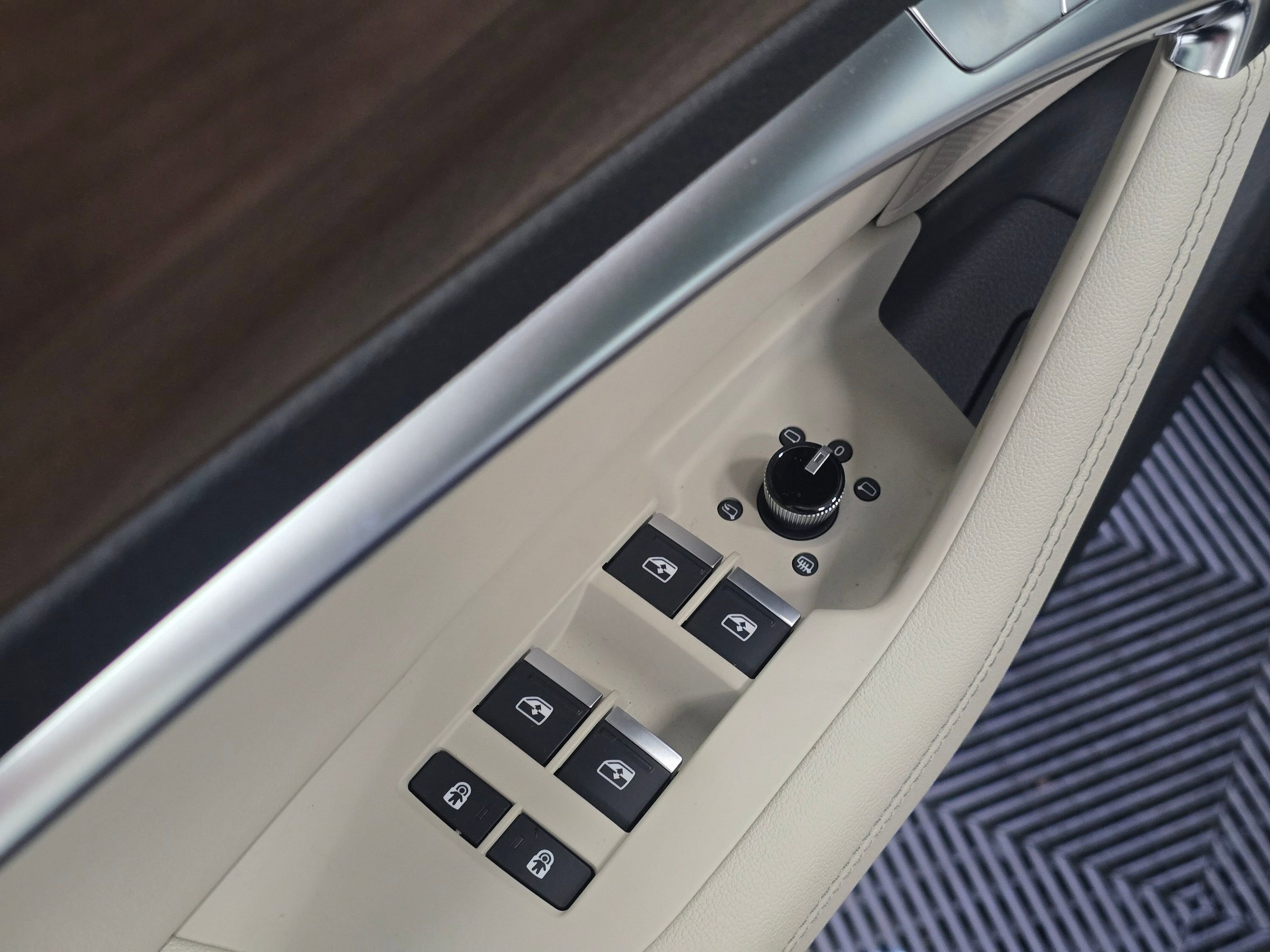 Certified 2025 Audi A6 Premium Plus w/ Premium Plus Package image 37