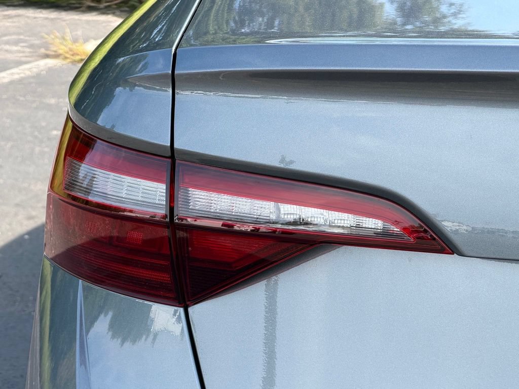 Used 2022 Volkswagen Jetta SE FWD image 11