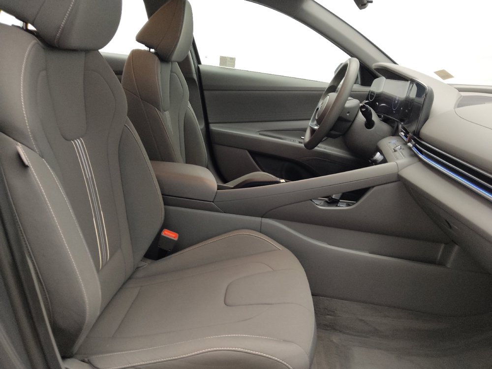 Used 2024 Hyundai Elantra SEL FWD image 21