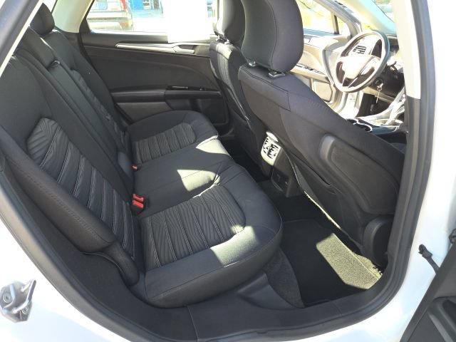 Used 2016 Ford Fusion SE FWD image 21