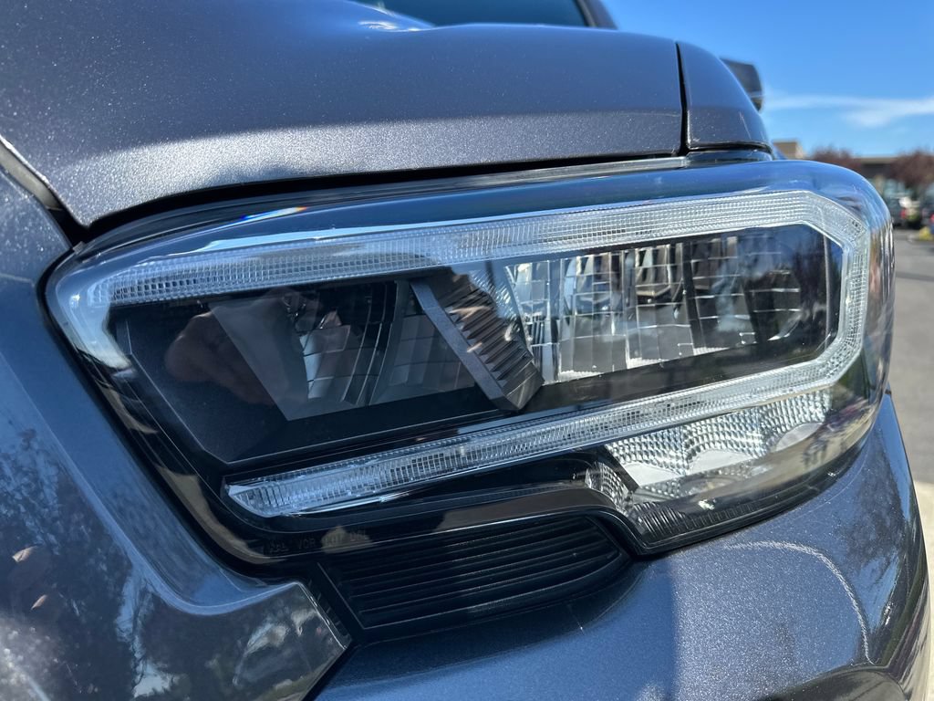 Certified 2023 Toyota Tacoma TRD Off-Road w/ Technology Package AWD/4WD image 9