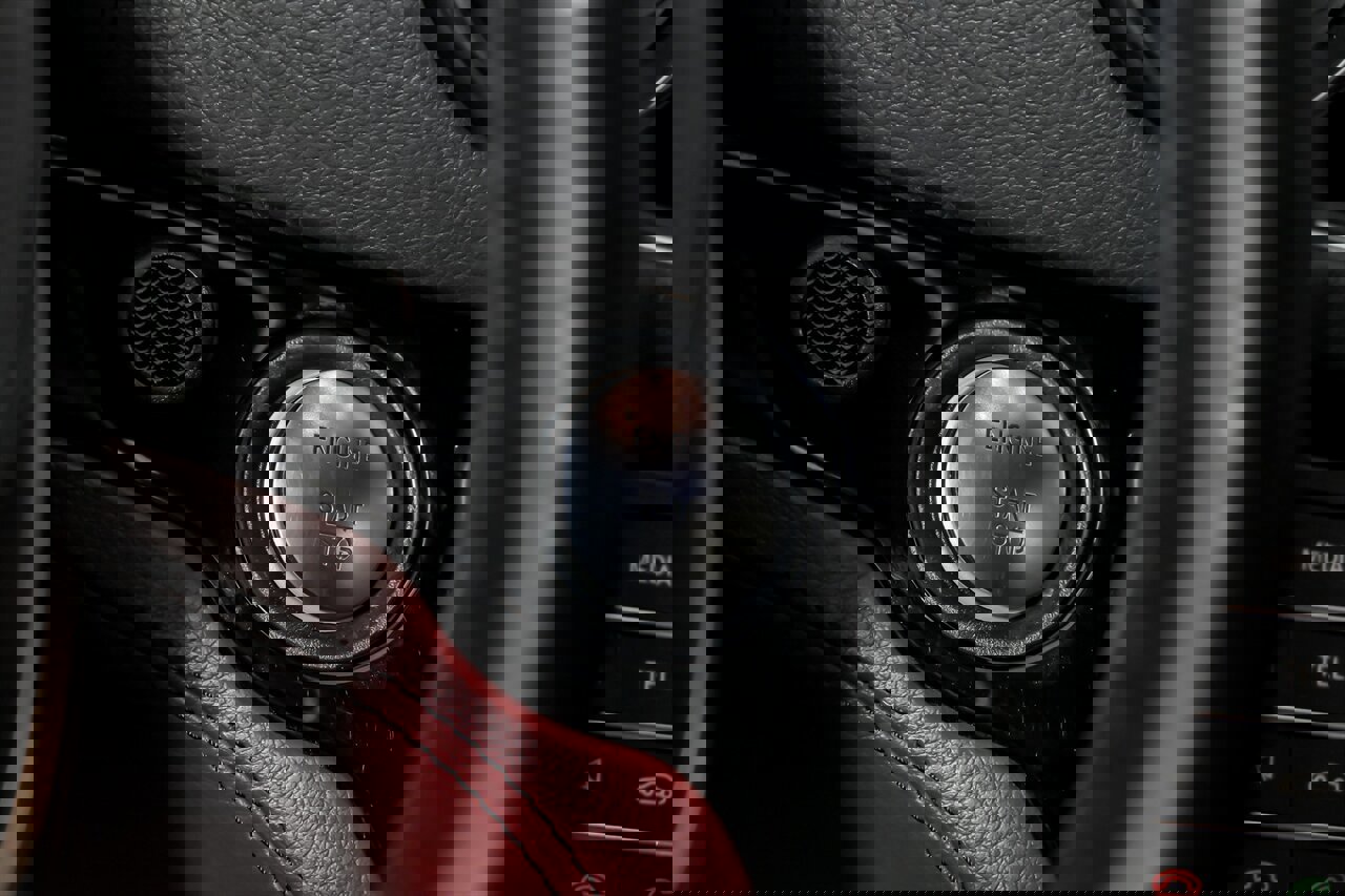 Used 2018 Mercedes-Benz SL 63 AMG image 34