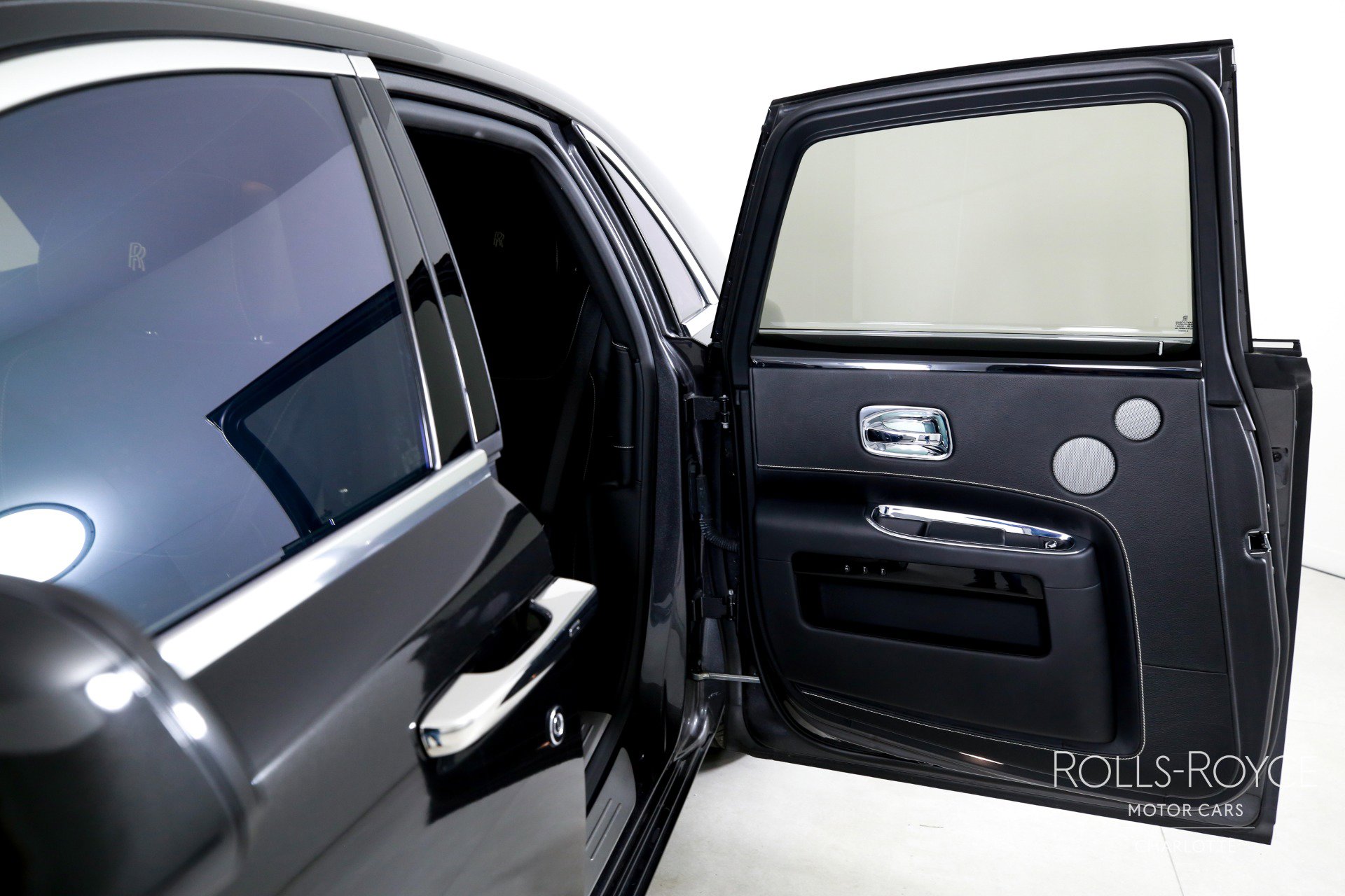 Used 2015 Rolls-Royce Ghost image 18