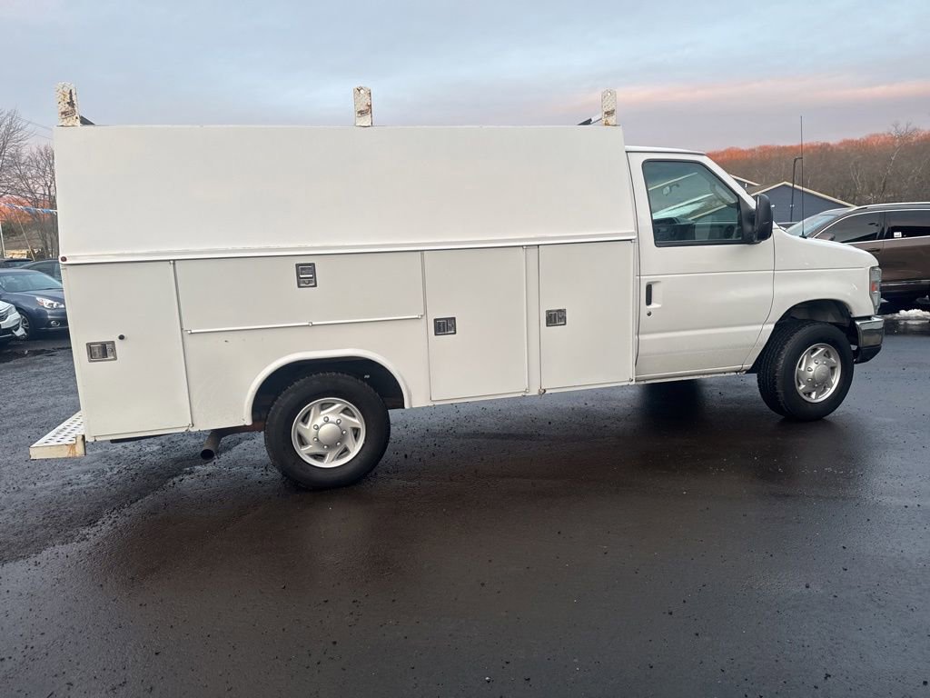 Used 2016 Ford E-350 and Econoline 350 Super Duty w/ Power Windows & Locks Group image 14