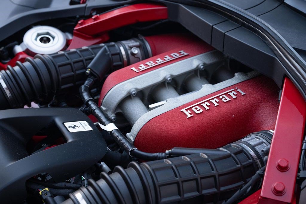 Used 2025 Ferrari Purosangue AWD/4WD image 12