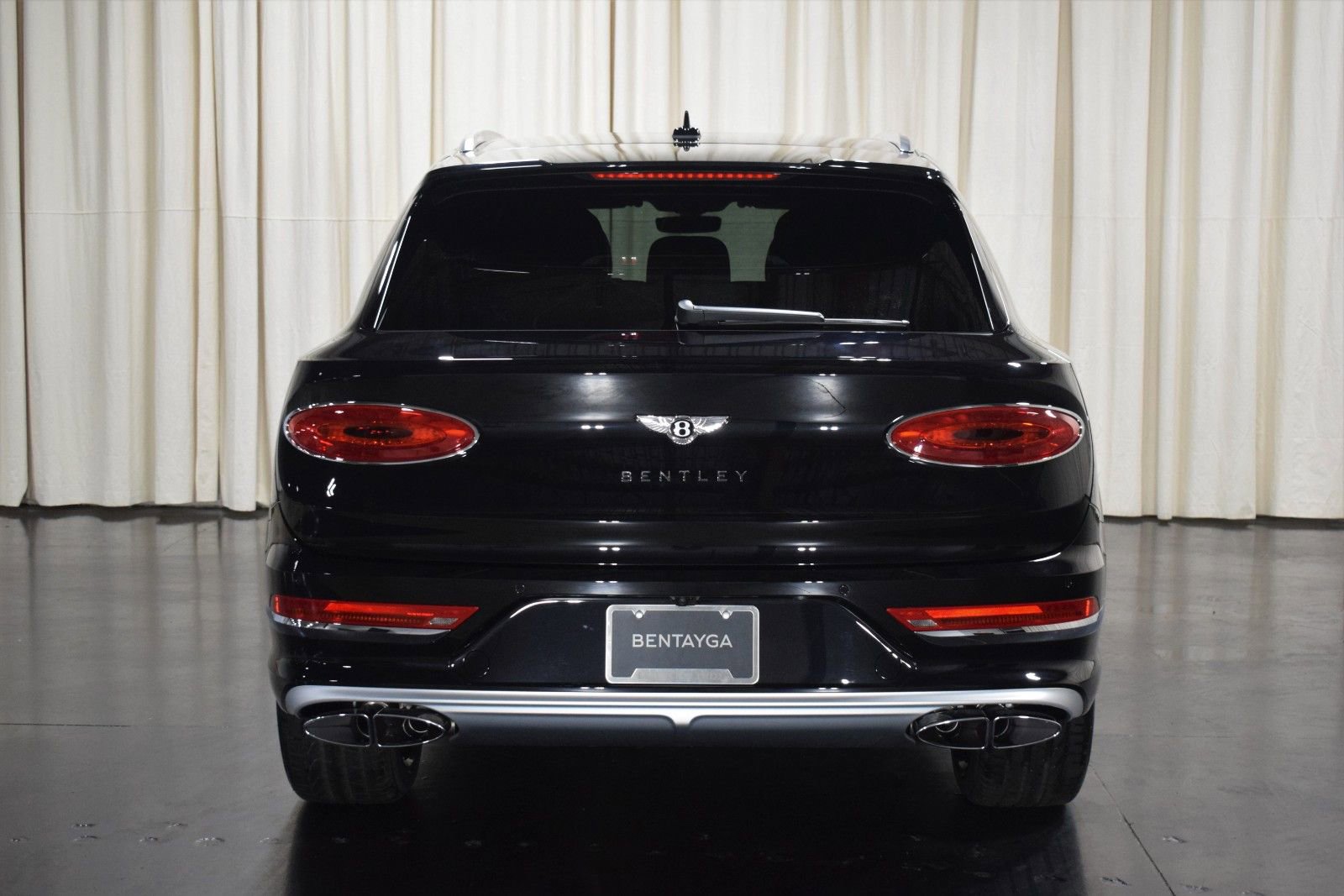 New 2024 Bentley Bentayga Extended Wheelbase image 17