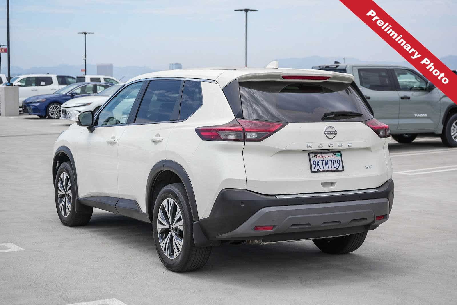 Used 2023 Nissan Rogue SV FWD image 8