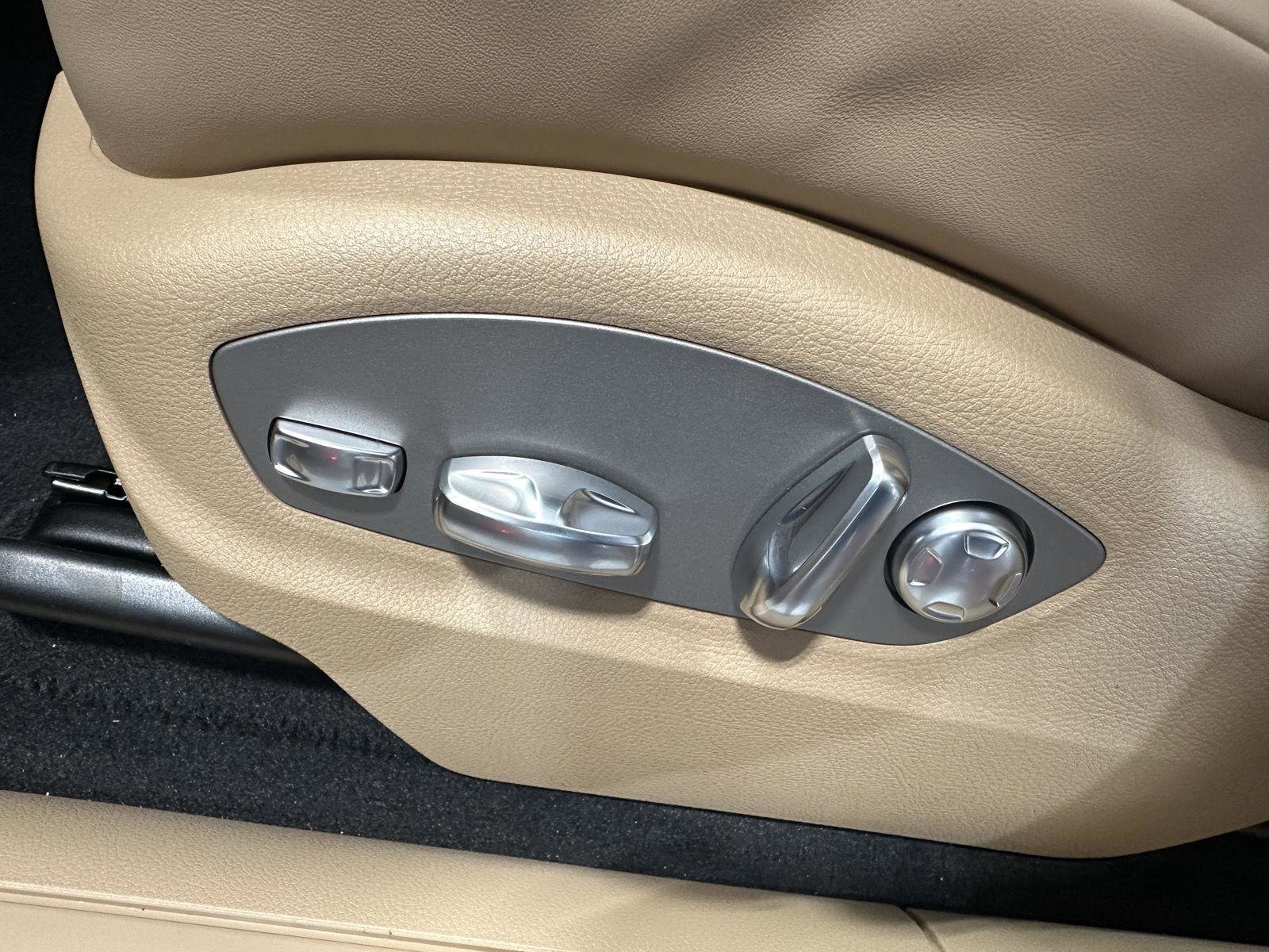 Certified 2026 Porsche Macan Turbo image 19