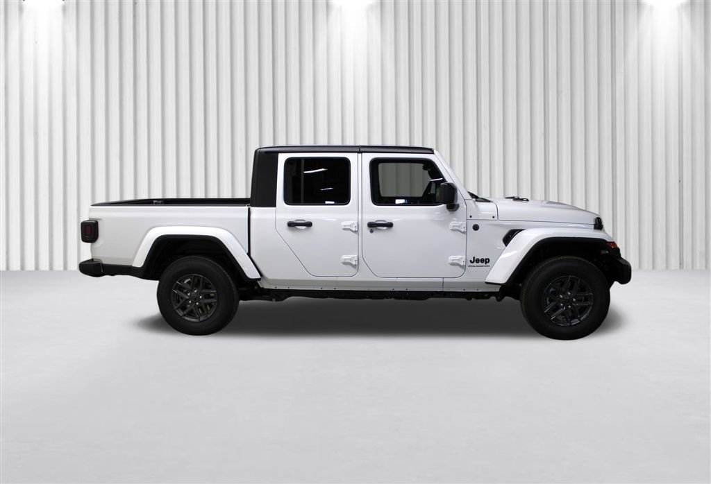 New 2026 Jeep Gladiator Sport image 2