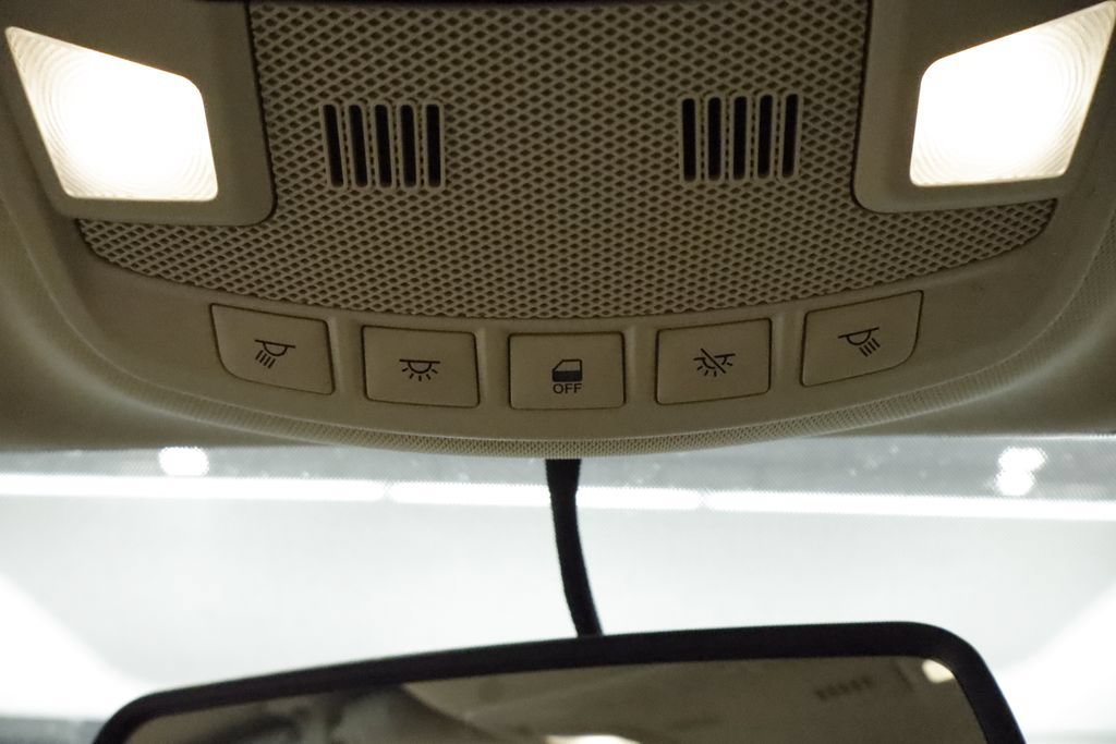Used 2015 Ford Fusion SE w/ Equipment Group 202A FWD image 33