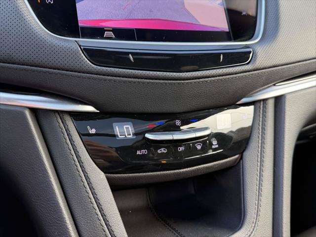 Used 2025 Cadillac XT6 Luxury AWD/4WD image 33