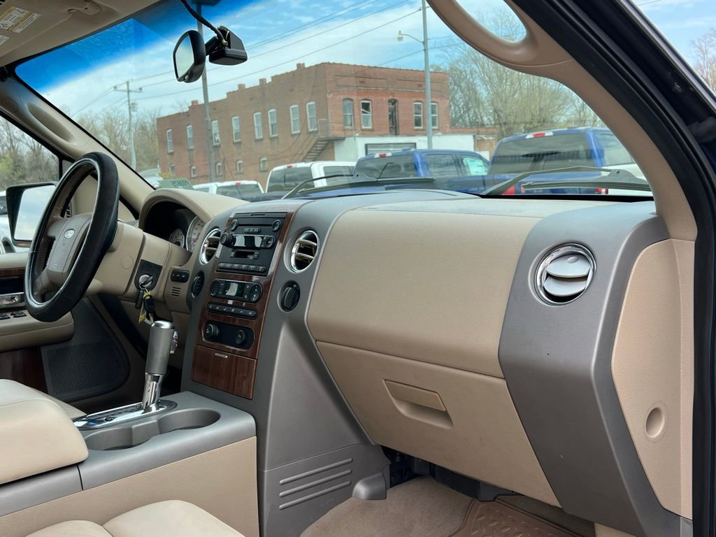 Used 2004 Ford F150 Lariat image 21