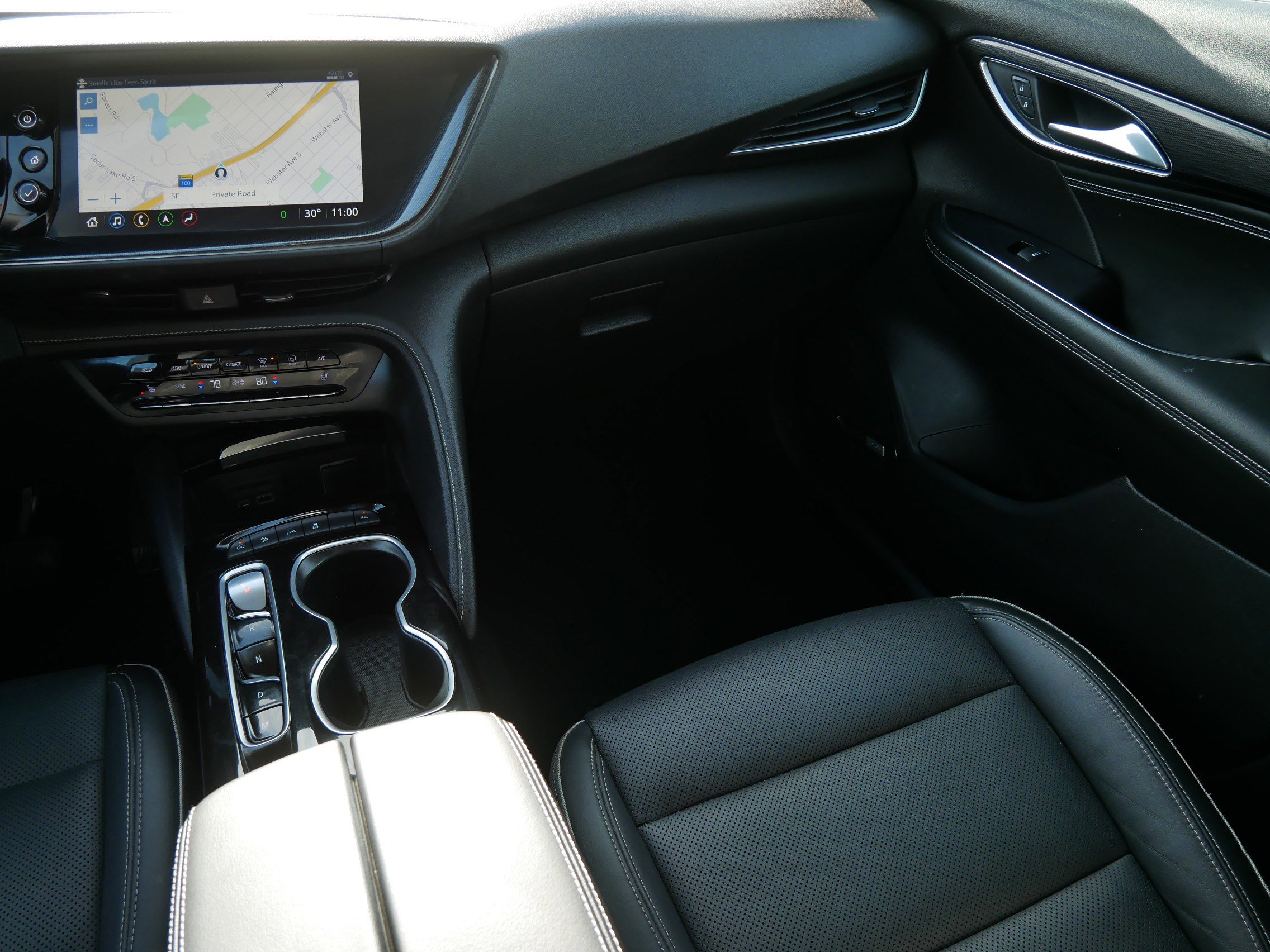 Used 2021 Buick Envision Essence w/ Technology Package I image 11