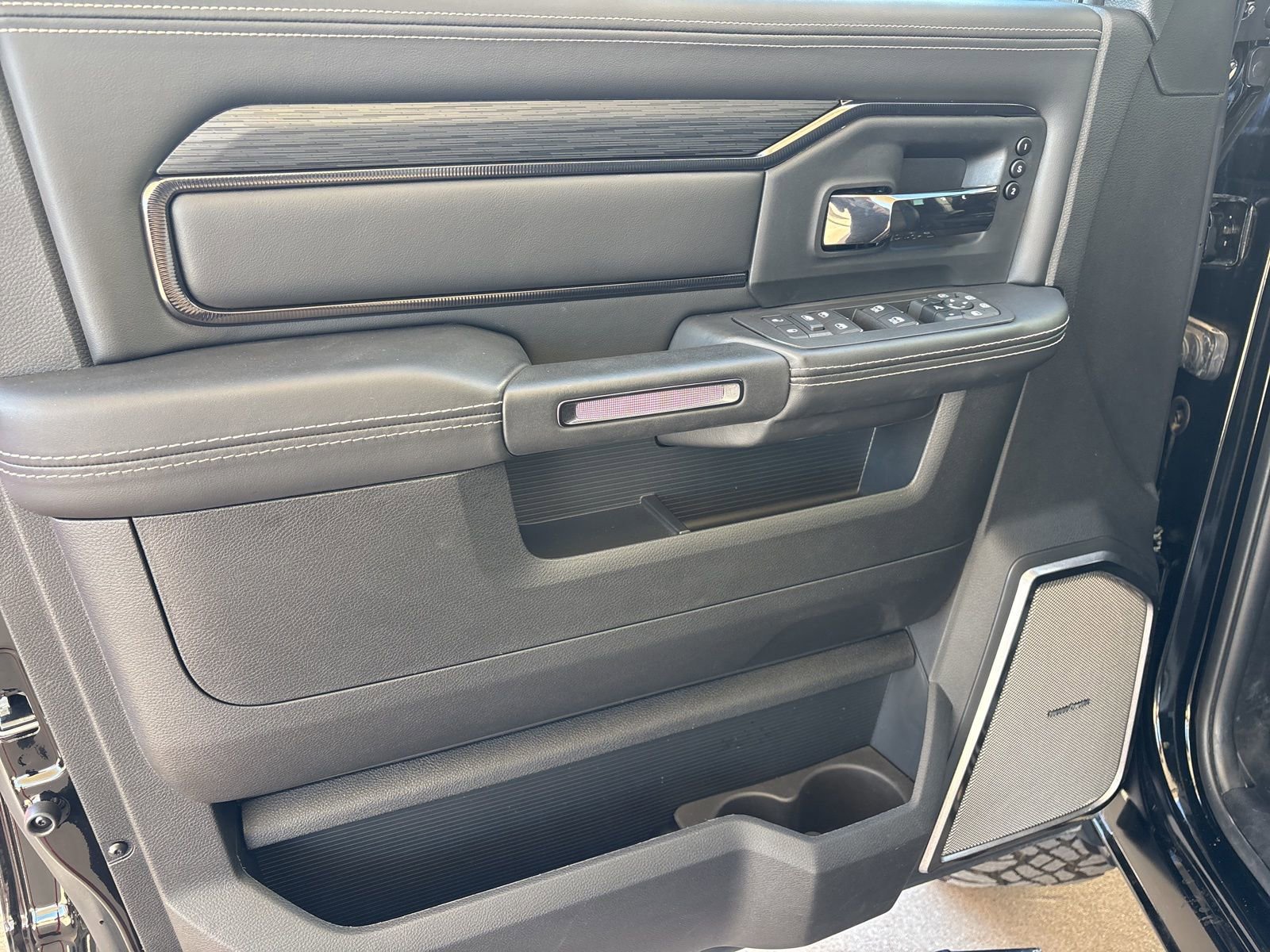 New 2025 RAM 2500 Rebel w/ Rebel Level 2 Equipment Group image 10