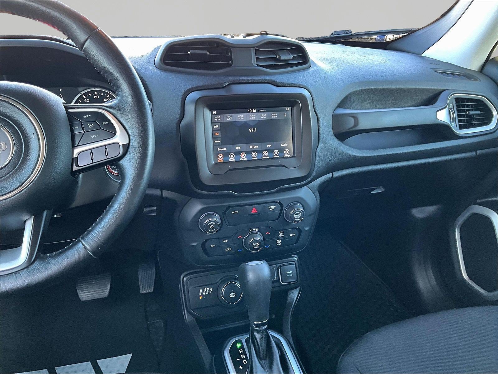 Used 2020 Jeep Renegade Latitude w/ Cold Weather Group AWD/4WD image 9