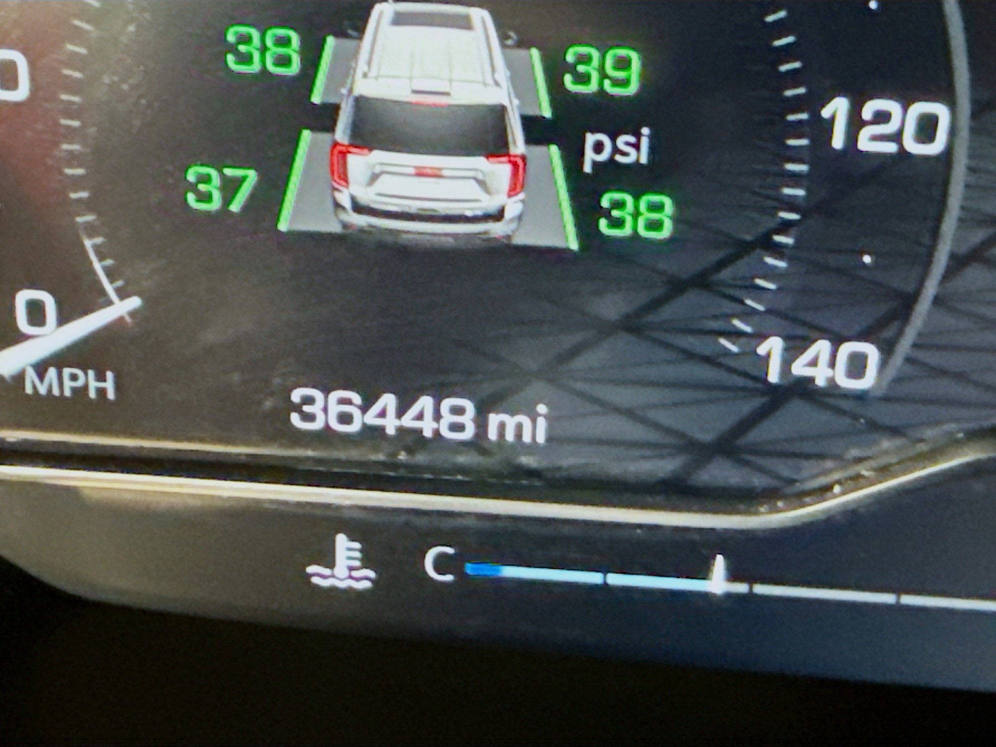 Used 2023 GMC Yukon SLE image 16