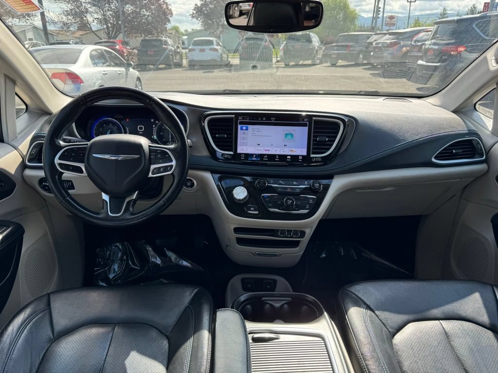 Used 2021 Chrysler Pacifica Touring-L FWD image 16