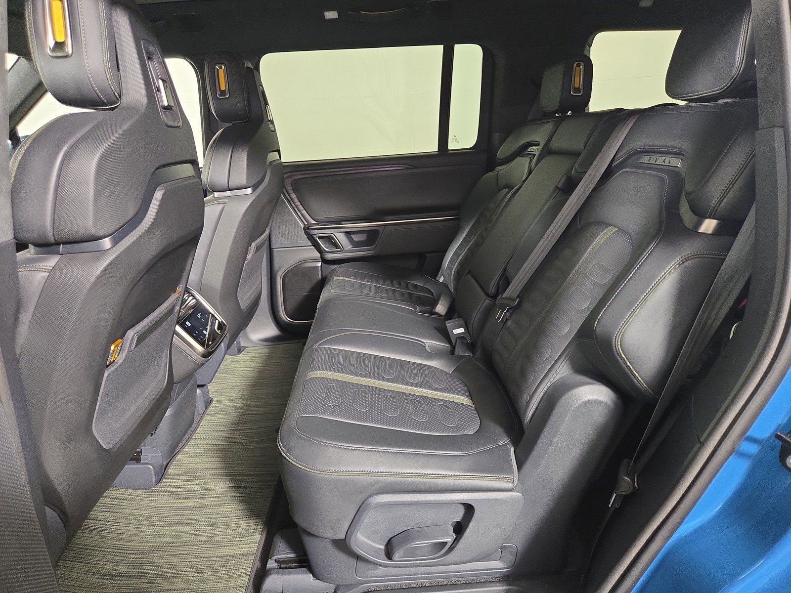 Used 2022 Rivian R1S Launch Edition image 21