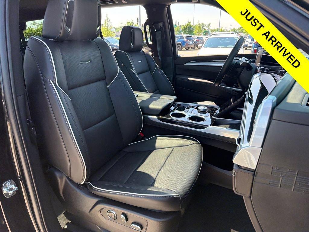 Used 2025 Cadillac Escalade Sport w/ LPO, ONYX Package AWD/4WD image 30