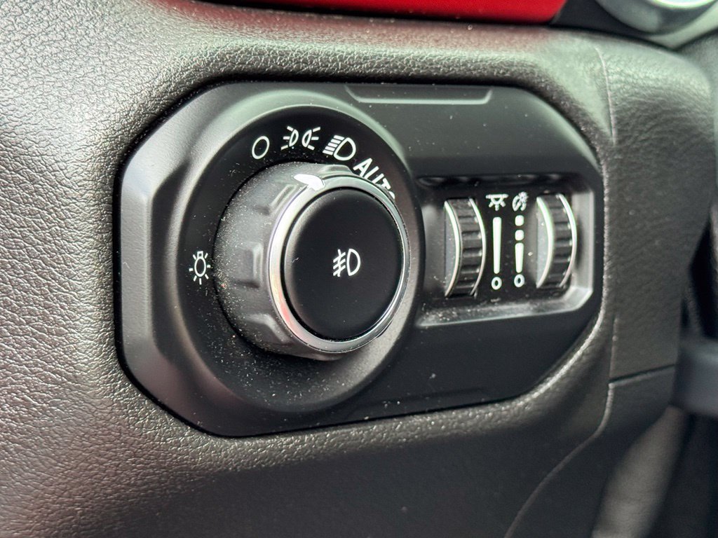 Used 2020 Jeep Wrangler Unlimited Rubicon w/ LED Lighting Group AWD/4WD image 23