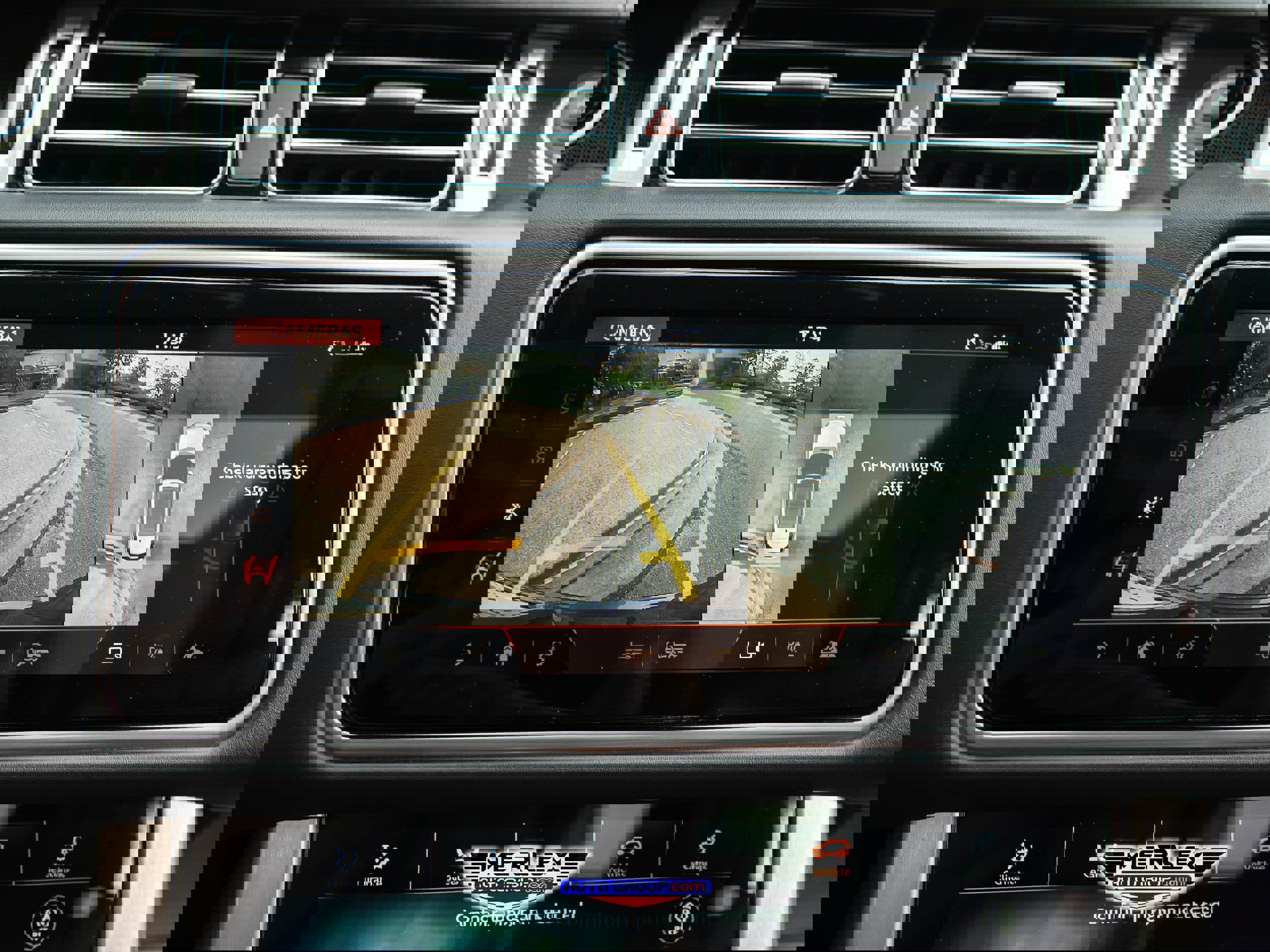 Used 2018 Land Rover Range Rover Long Wheelbase Supercharged image 36