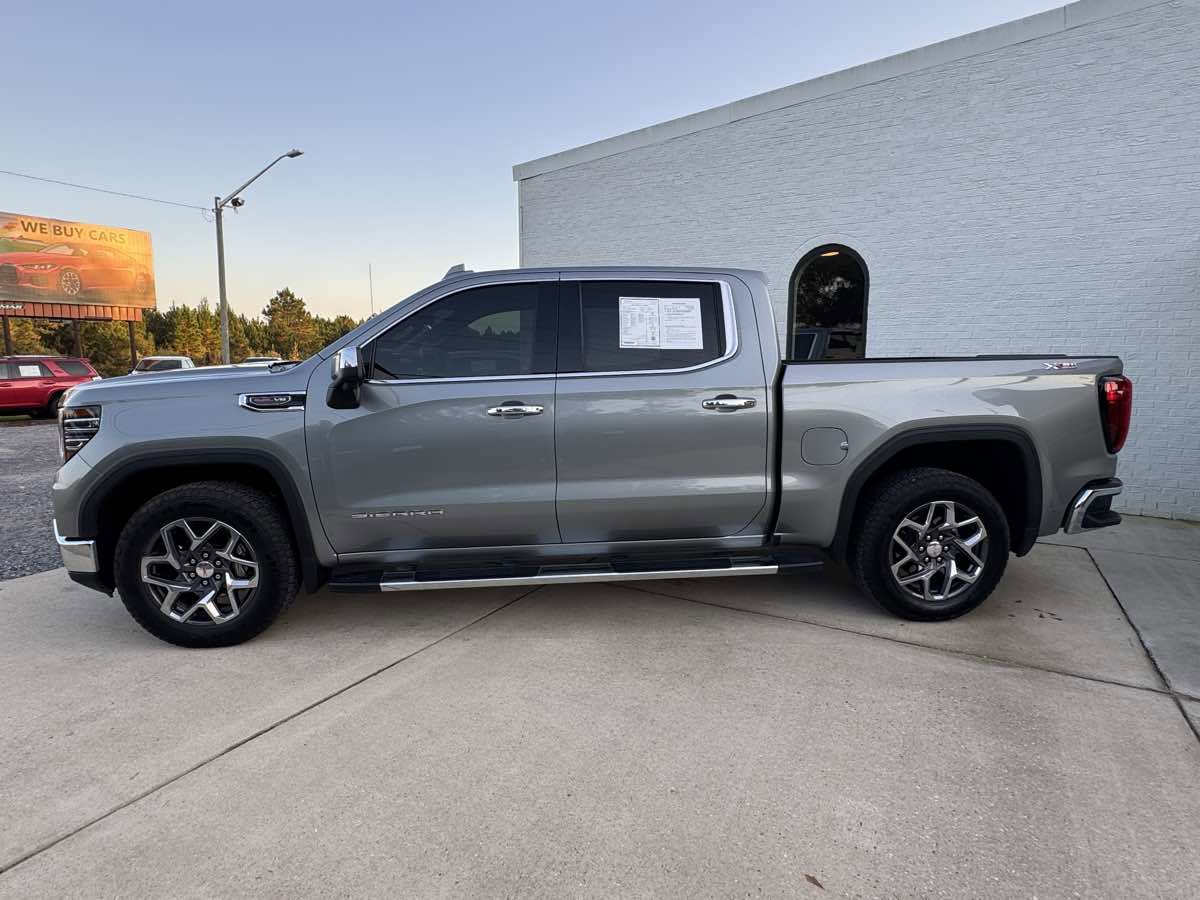 Used 2023 GMC Sierra 1500 SLT w/ SLT Premium Package image 2