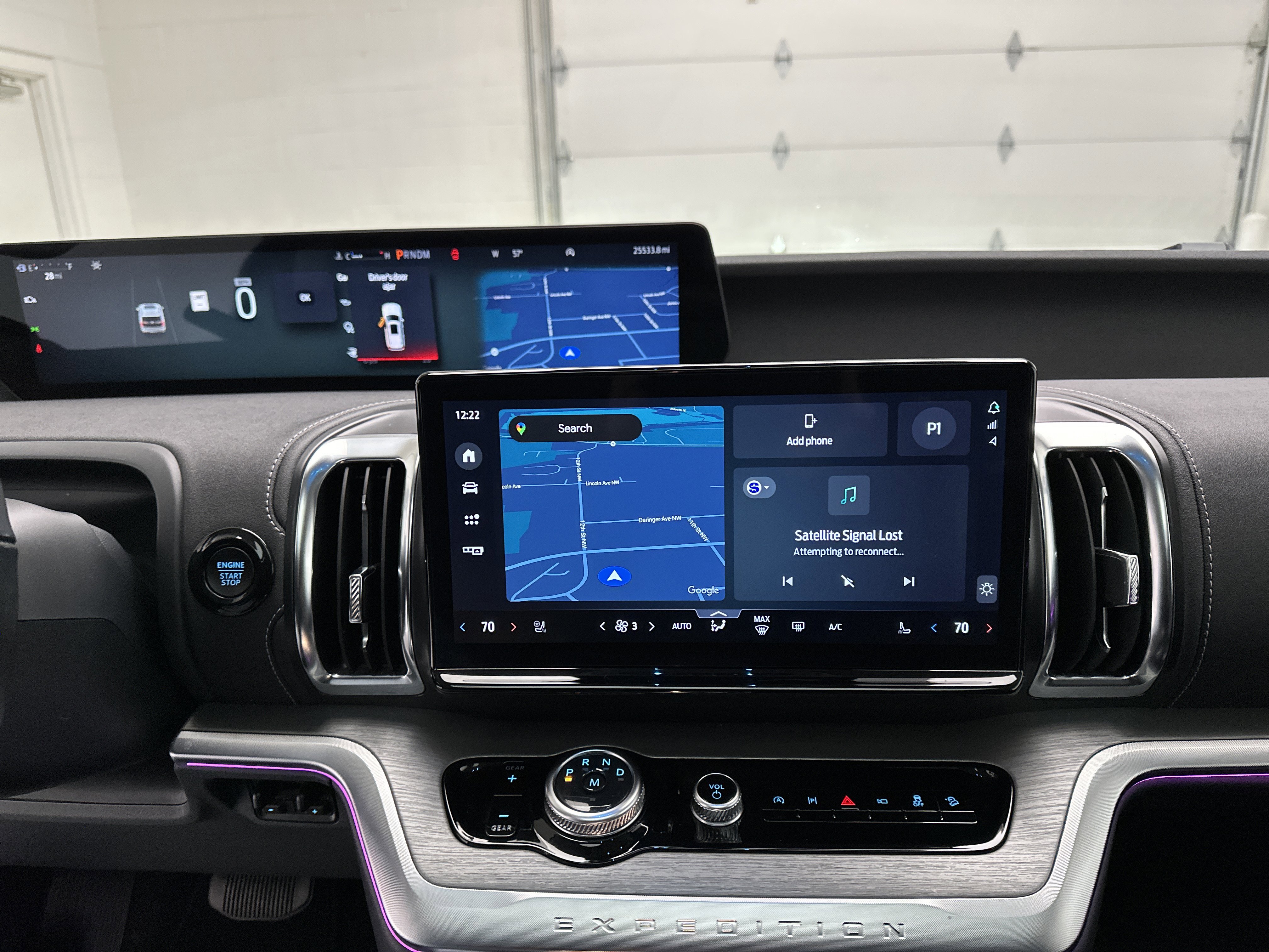 Used 2025 Ford Expedition Platinum image 36