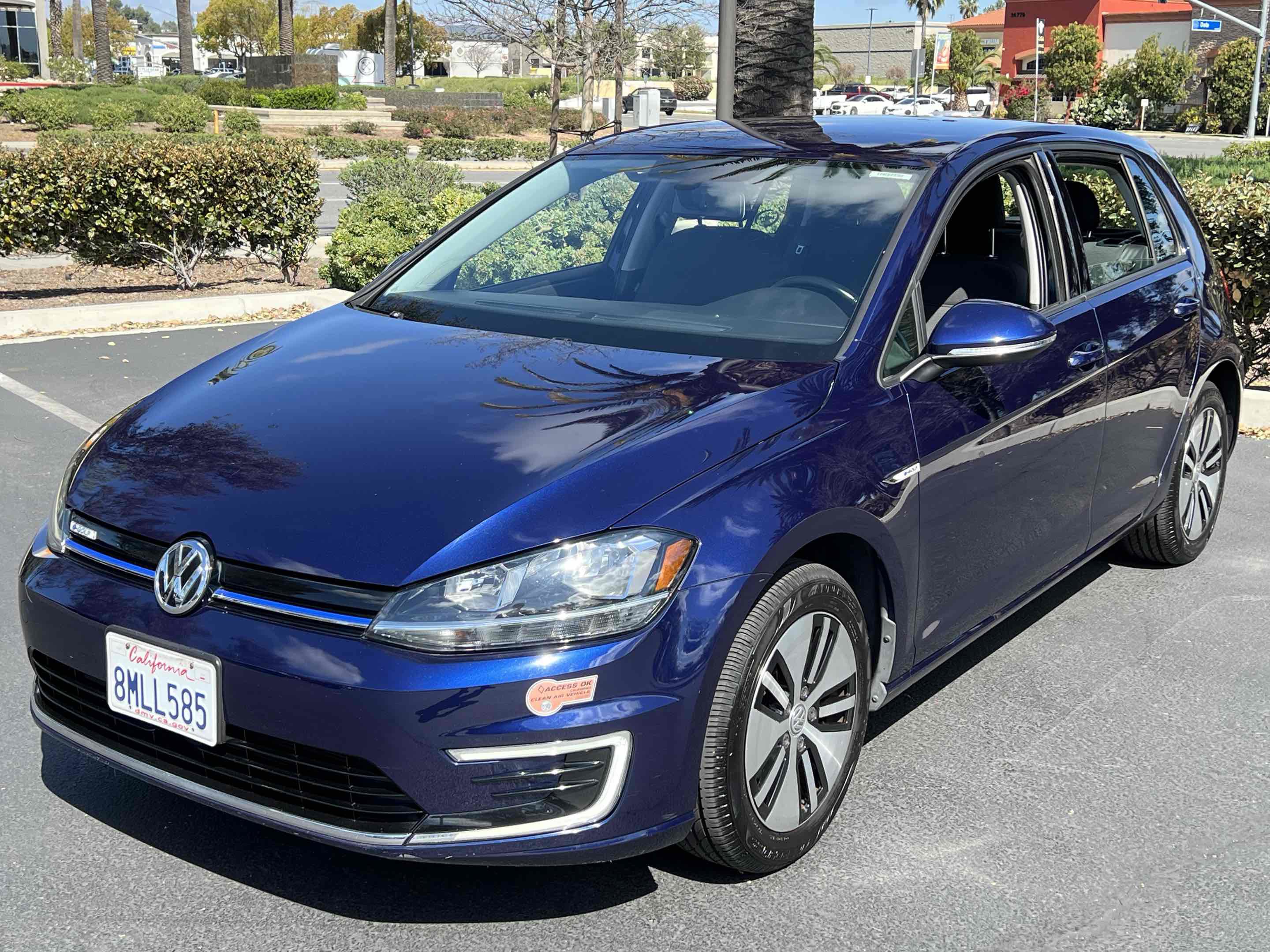 Used 2019 Volkswagen e-Golf SE w/ Driver Assistance Package image 21