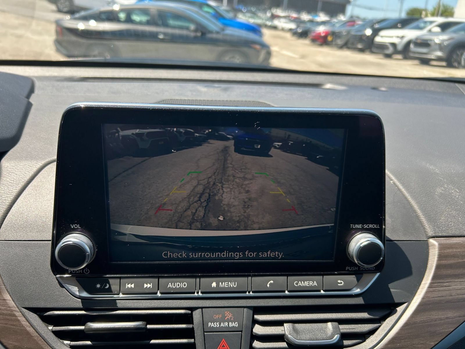Used 2025 Nissan Altima 2.5 SV FWD image 16