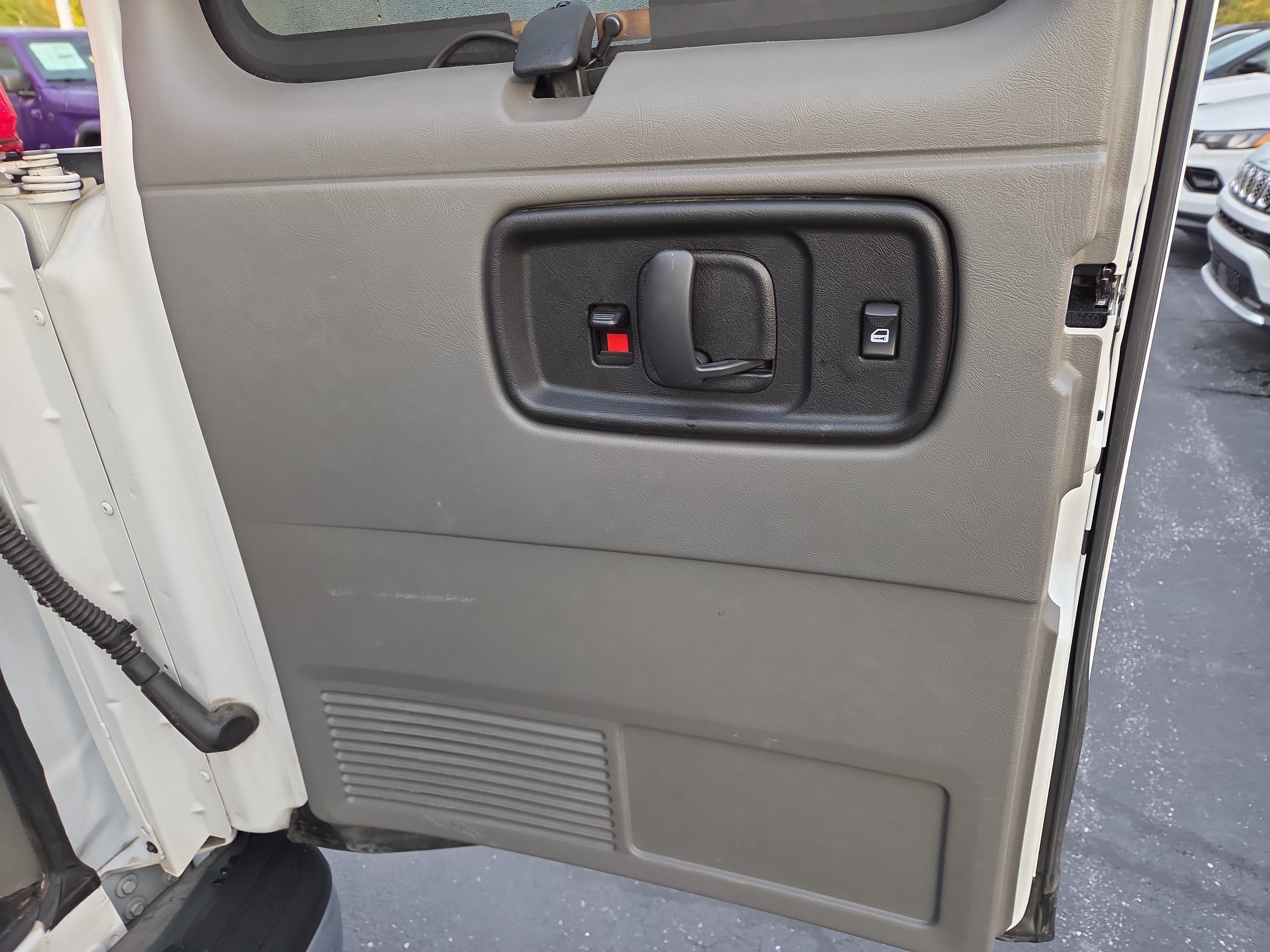 Used 2020 Chevrolet Express 3500 LT w/ LT Preferred Equipment Group RWD image 26