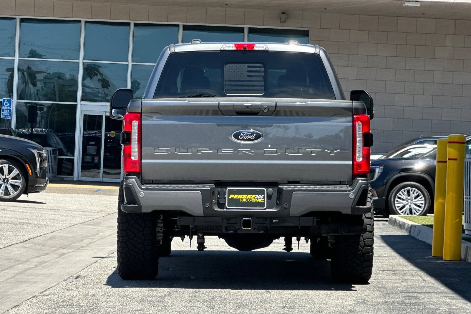 Used 2024 Ford F250 Lariat w/ FX4 Off-Road Package AWD/4WD image 5