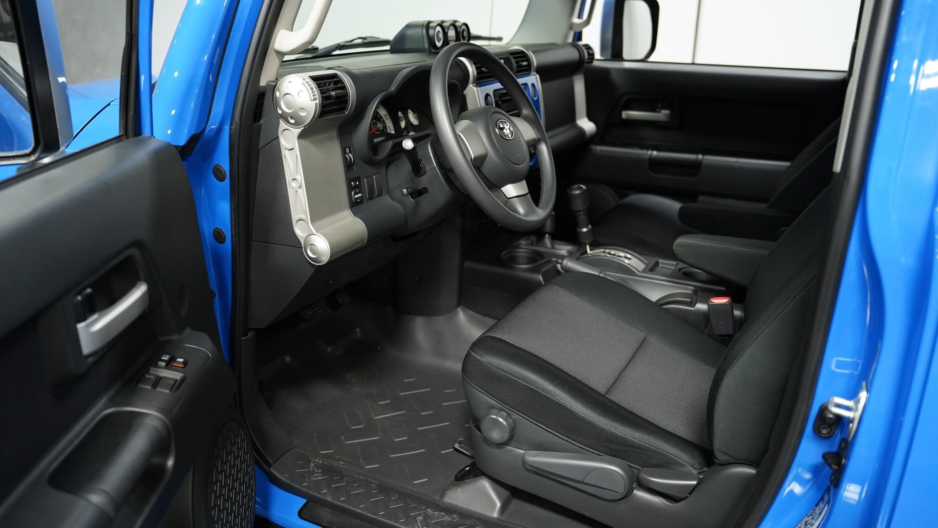 Used 2008 Toyota FJ Cruiser 4WD image 4