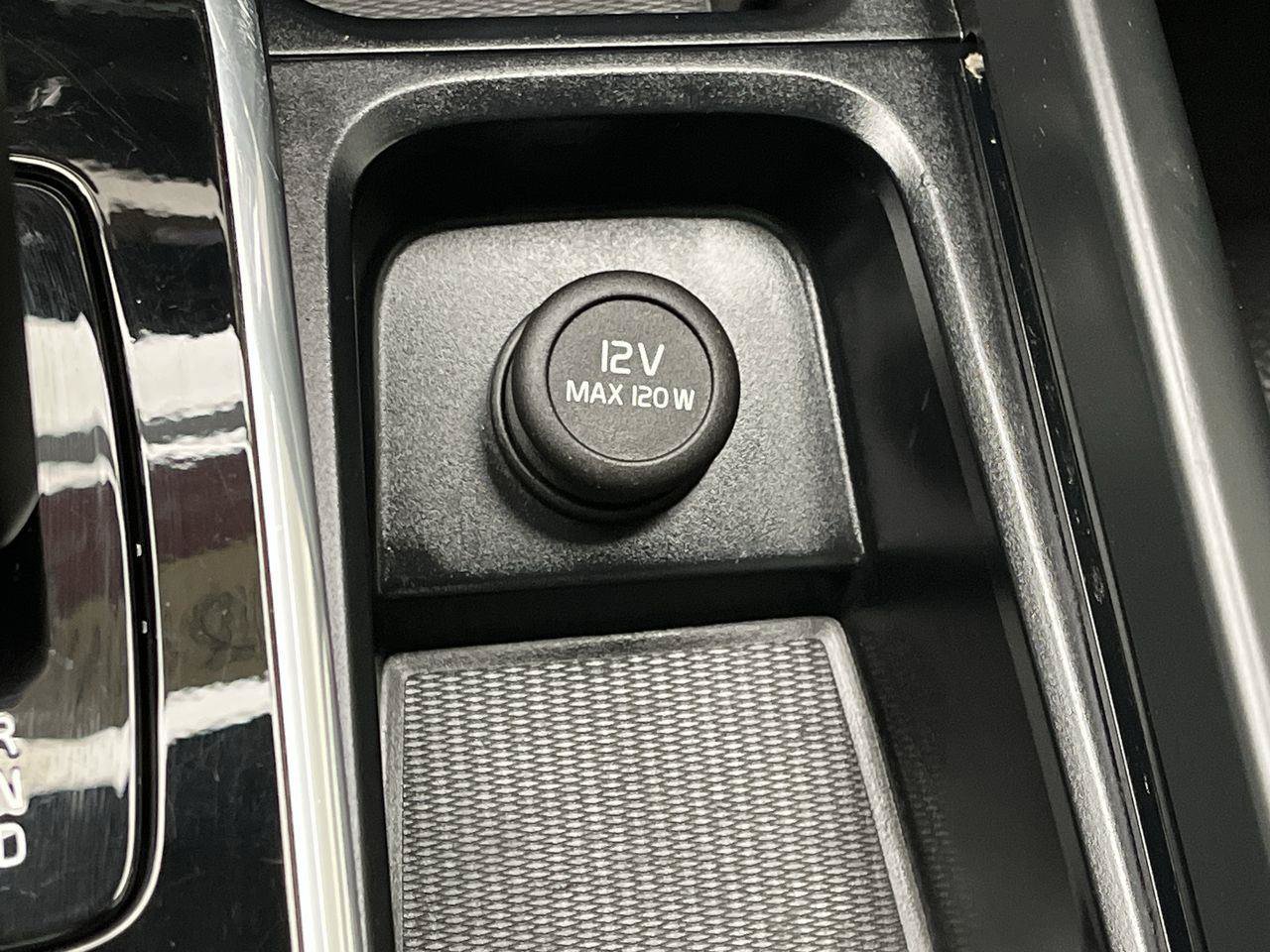 Used 2024 Volvo XC60 B5 Plus AWD/4WD image 22