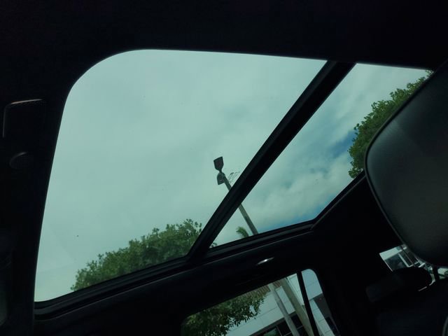 Used 2022 GMC Yukon XL Denali image 21