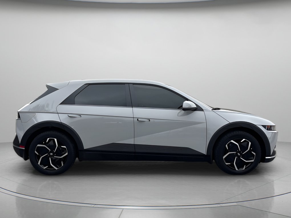 Used 2024 Hyundai Ioniq 5 SEL image 2