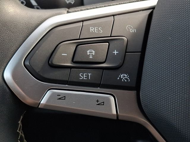 Used 2023 Volkswagen Atlas Cross Sport SEL image 21