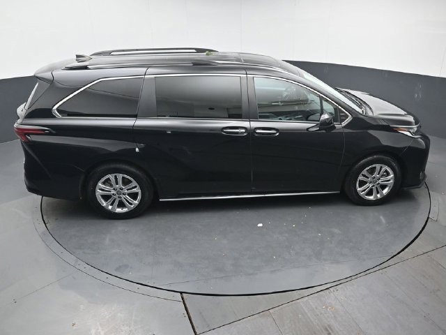 Used 2023 Toyota Sienna XSE w/ XSE Plus Package AWD/4WD image 42