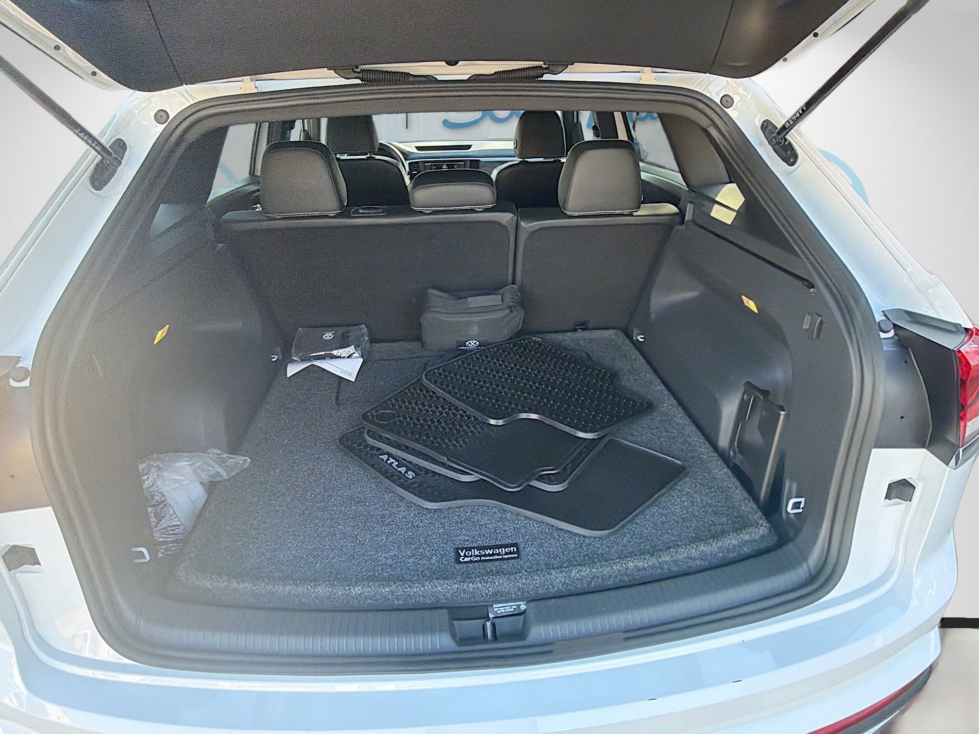 Used 2023 Volkswagen Atlas Cross Sport SE image 26