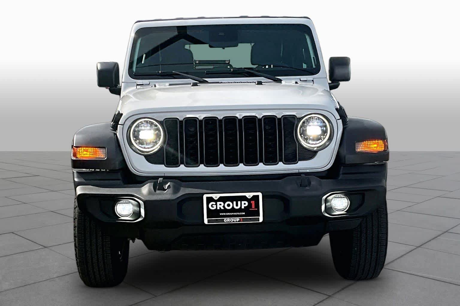 Used 2024 Jeep Wrangler Sport AWD/4WD image 4
