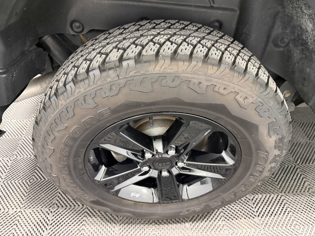 Used 2023 Jeep Wrangler Unlimited Sahara AWD/4WD image 47