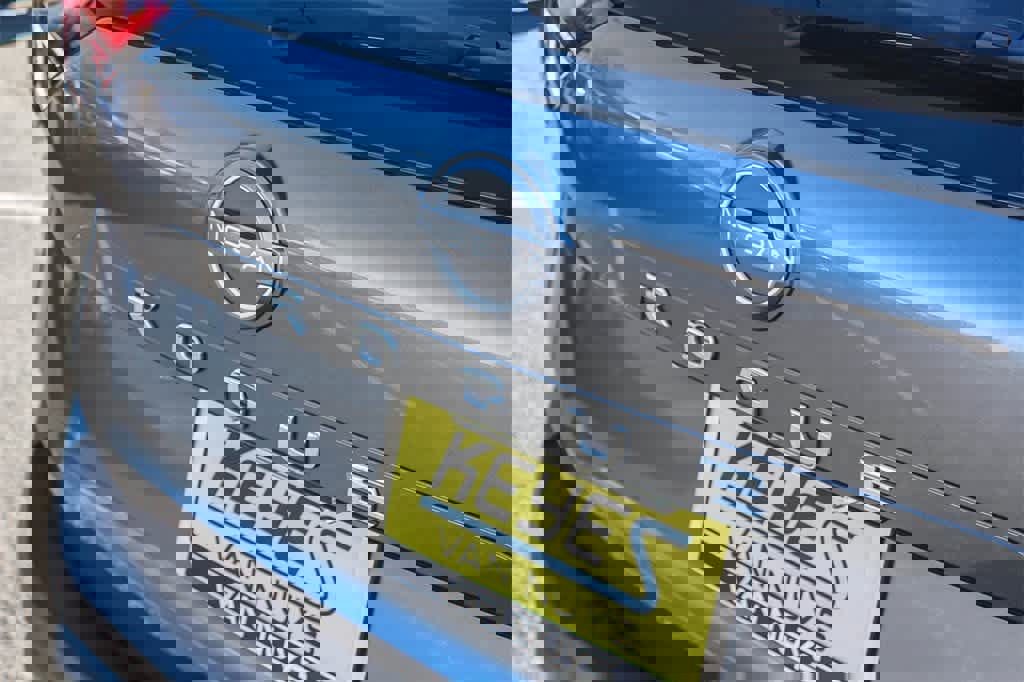 Used 2023 Nissan Rogue SV image 9