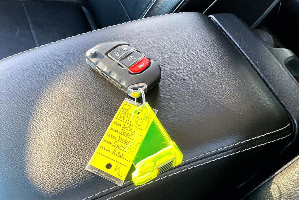 Used 2023 Jeep Wrangler Unlimited Sahara w/ Cold Weather Group image 34