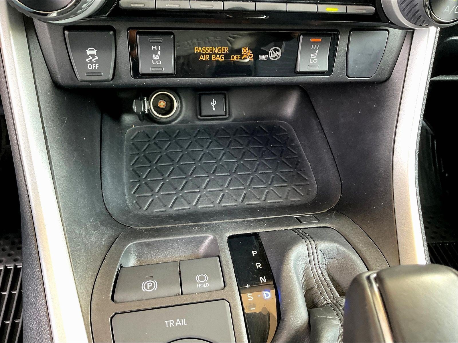 Used 2022 Toyota RAV4 XSE w/ XSE Grade Weather Package AWD/4WD image 15