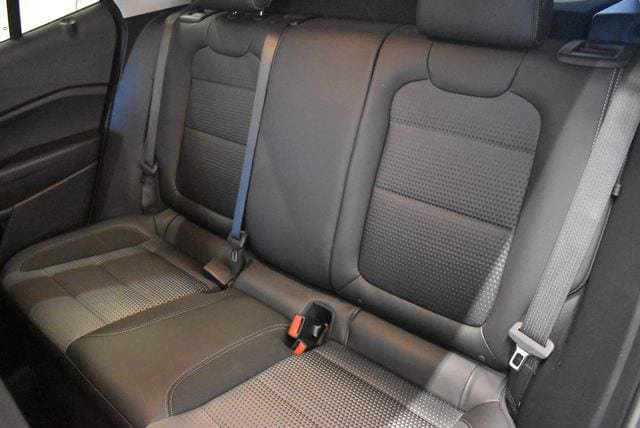 Used 2025 Chevrolet Trax LT w/ LT Convenience Package FWD image 7