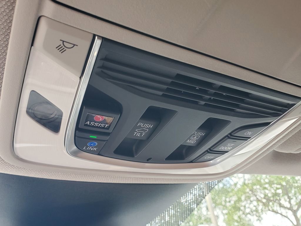 Used 2023 Acura MDX SH-AWD w/ Advance Package image 35