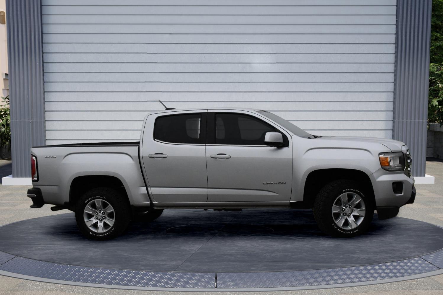 Used 2016 GMC Canyon SLE w/ Trailering Package image 3