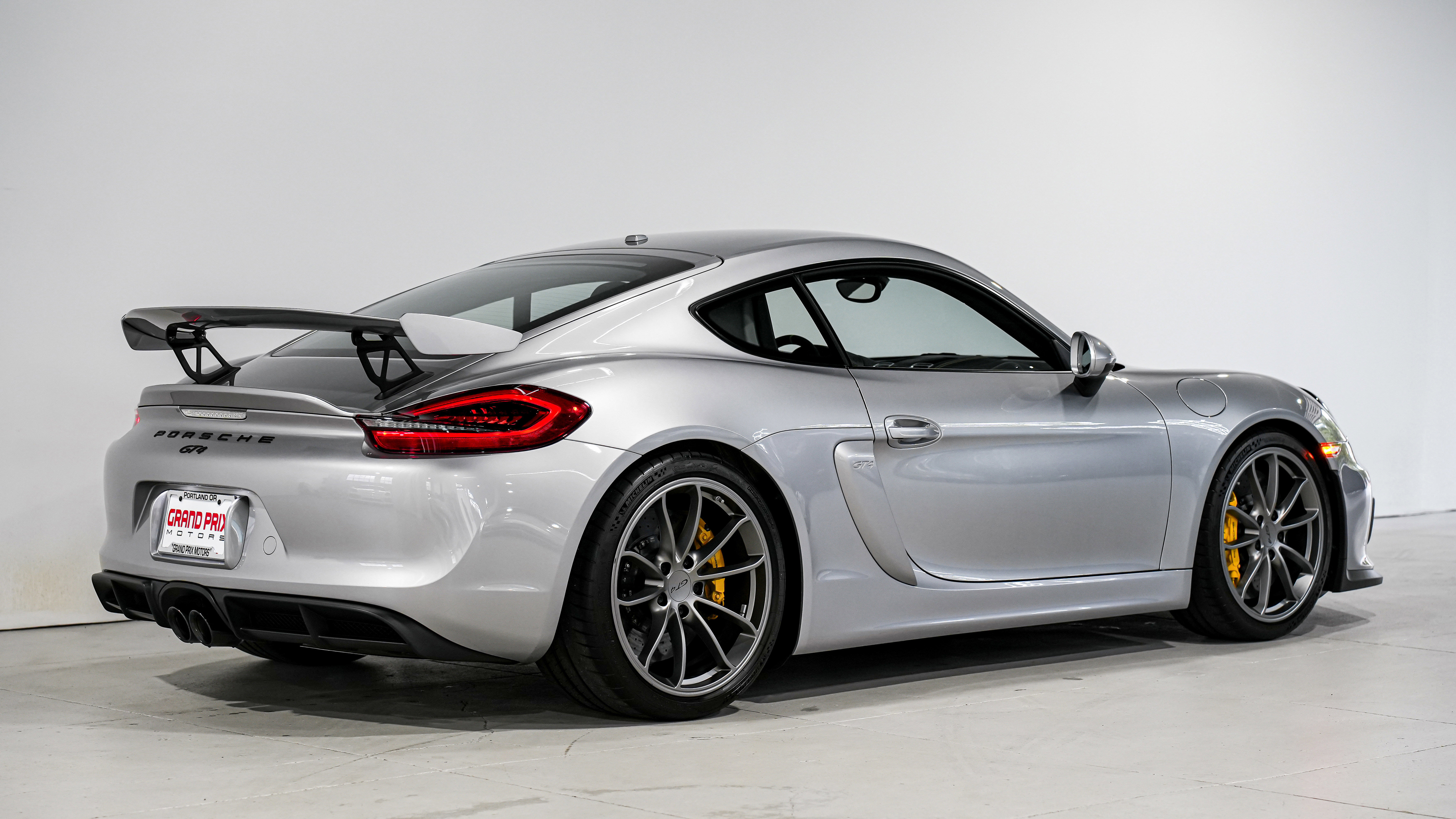 Used 2016 Porsche Cayman GT4 RWD image 3