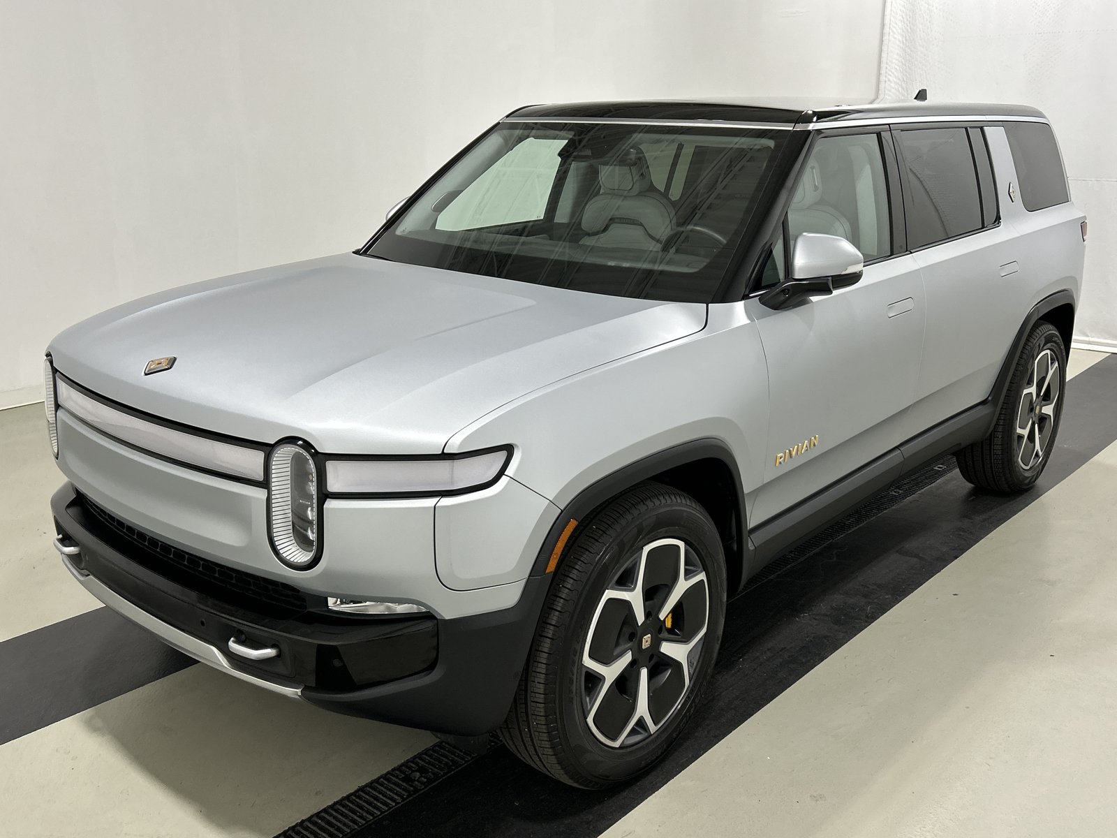 Used 2024 Rivian R1S Adventure