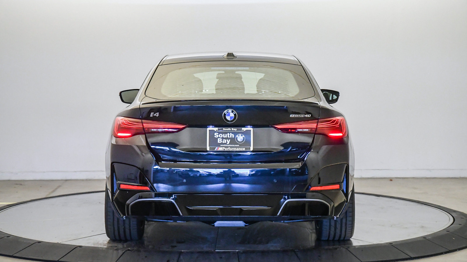 New 2026 BMW i4 eDrive40 w/ M Sport Package RWD image 3