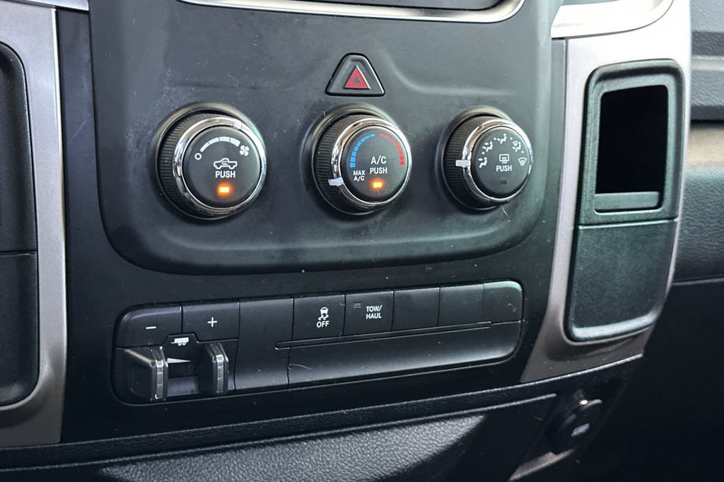 Used 2017 RAM 3500 SLT RWD image 19